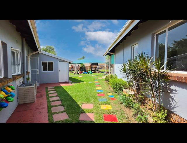 4 BEDROOM HOUSE FOR SALE IN LONEHILL